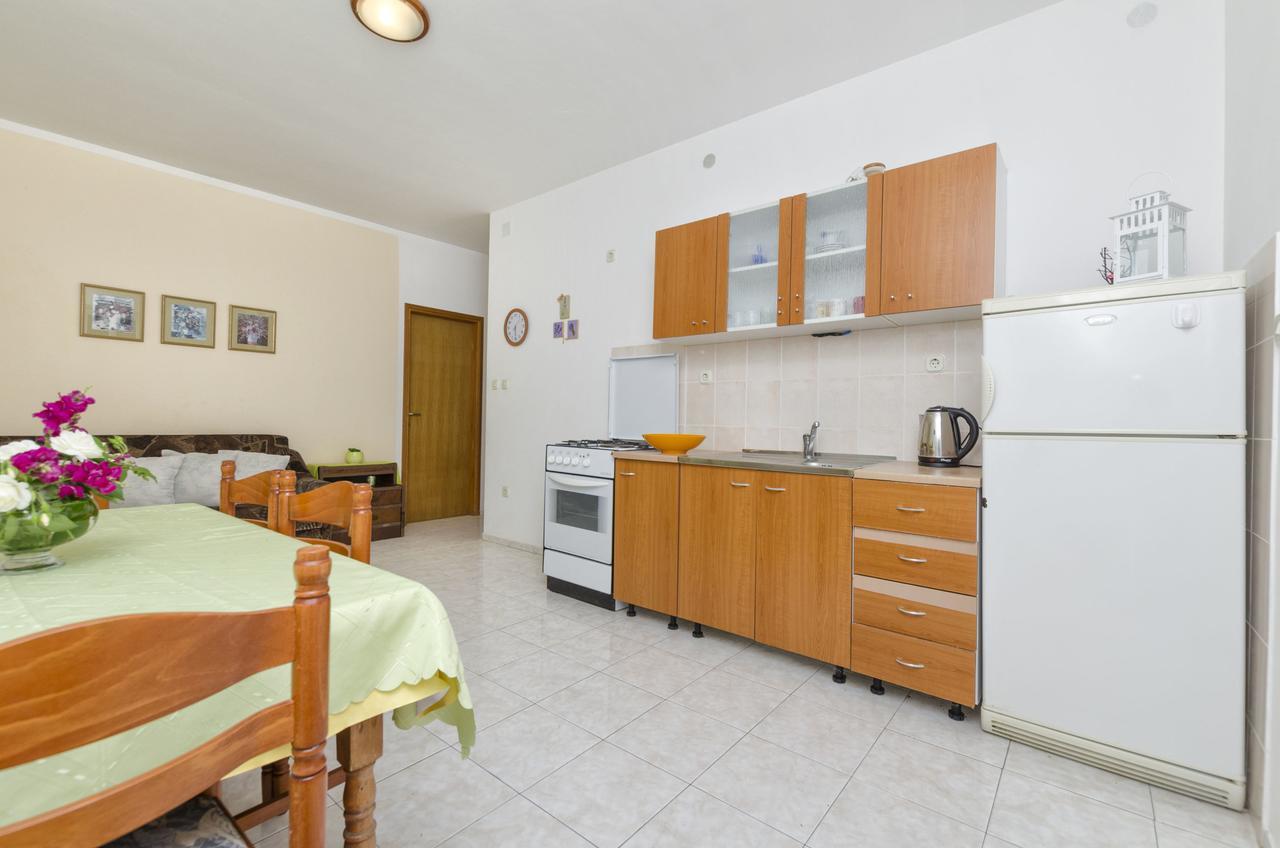 Apartments Helena Ivan Dolac Exterior photo